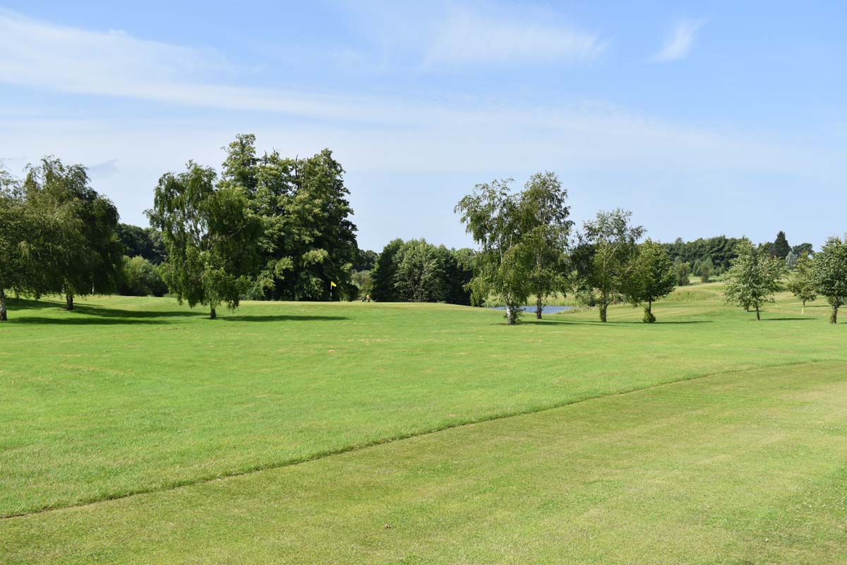 Golf at Godstone Golf Club 9 Hole Course in Surrey Close to M25 J6